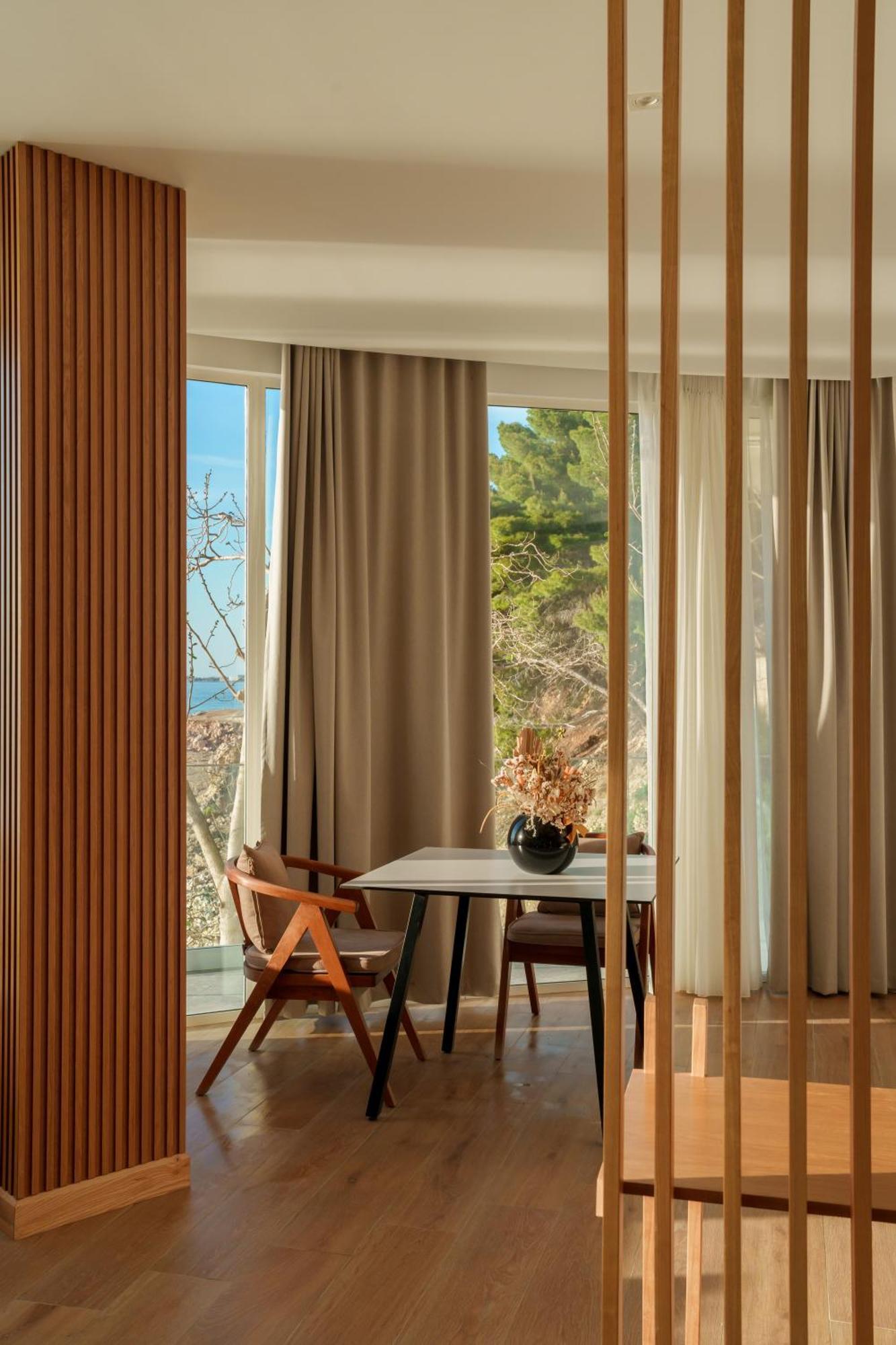 Nimfa Hotel Vlorë